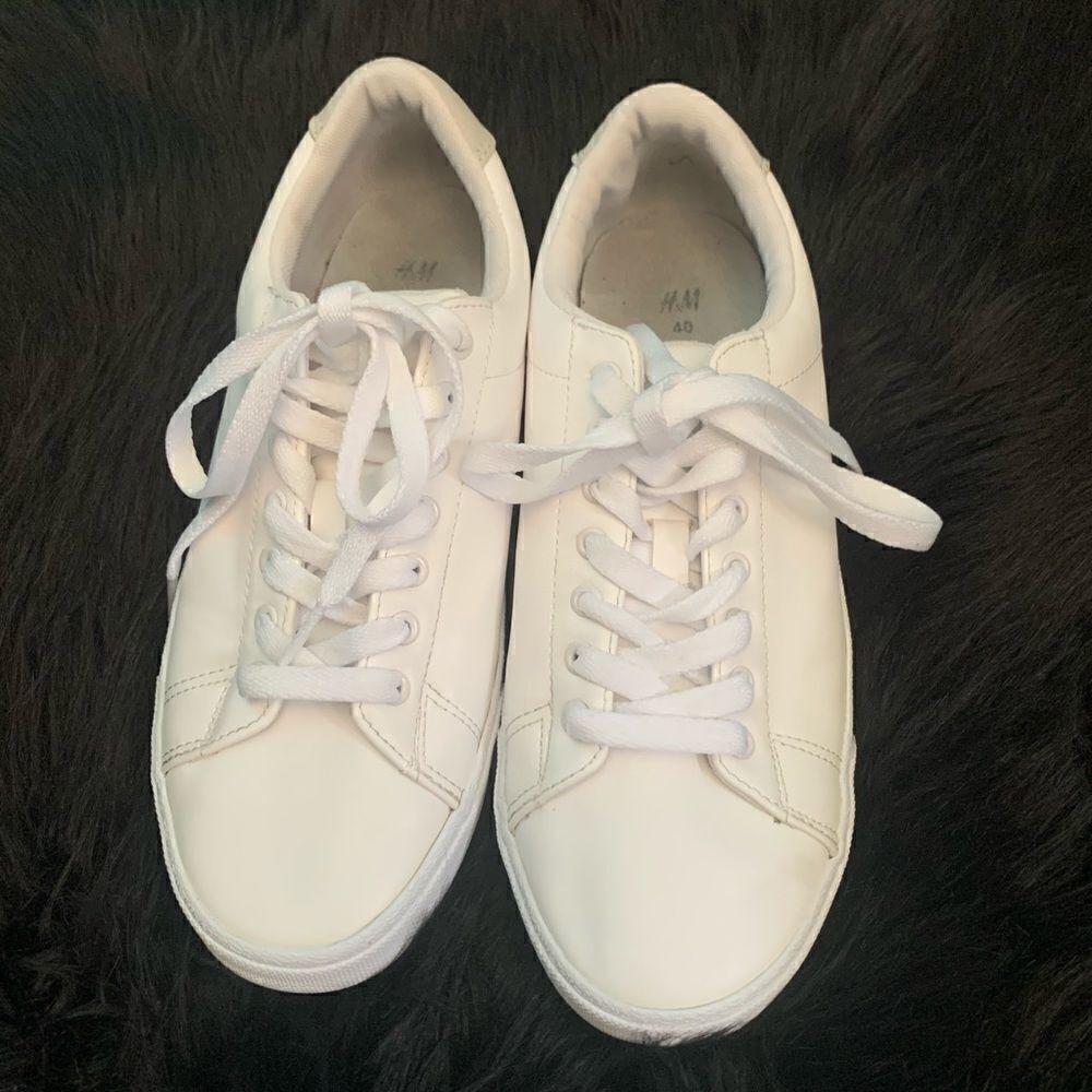 H&M white faux leather sneakers Size 40